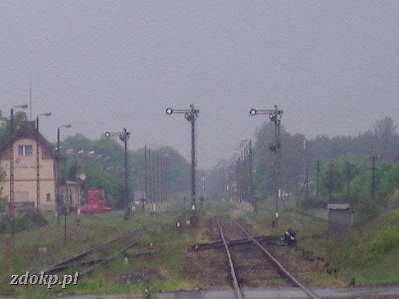 2005-05-23.073 Slawa widok z kier gniezna.jpg - Sawa Wielkopolska, semafory wyjazdowe w kierunku Poznania i Gniezna Winiary